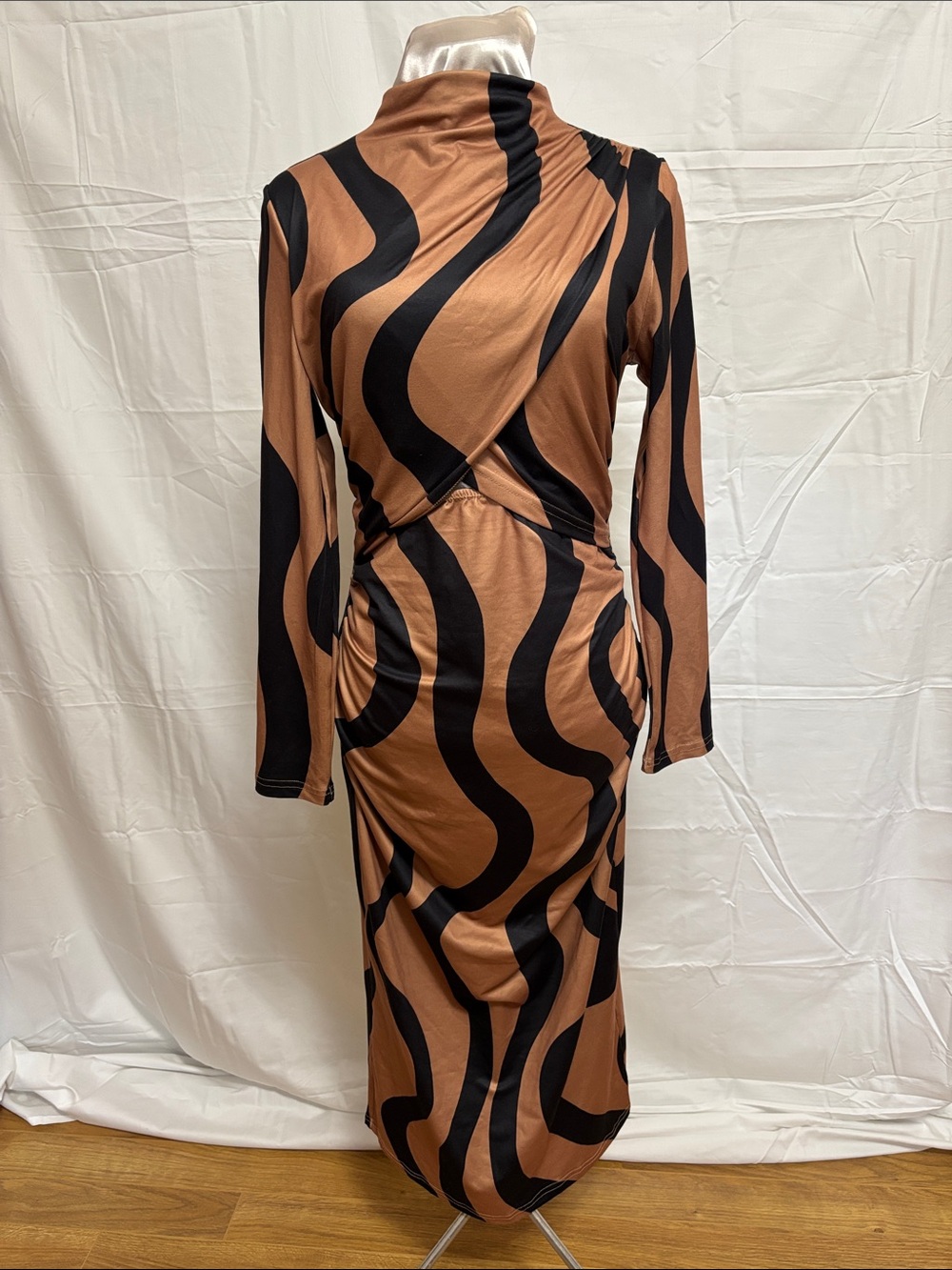 Brown & Black Wave-Pattern Long Sleeve Midi Dress